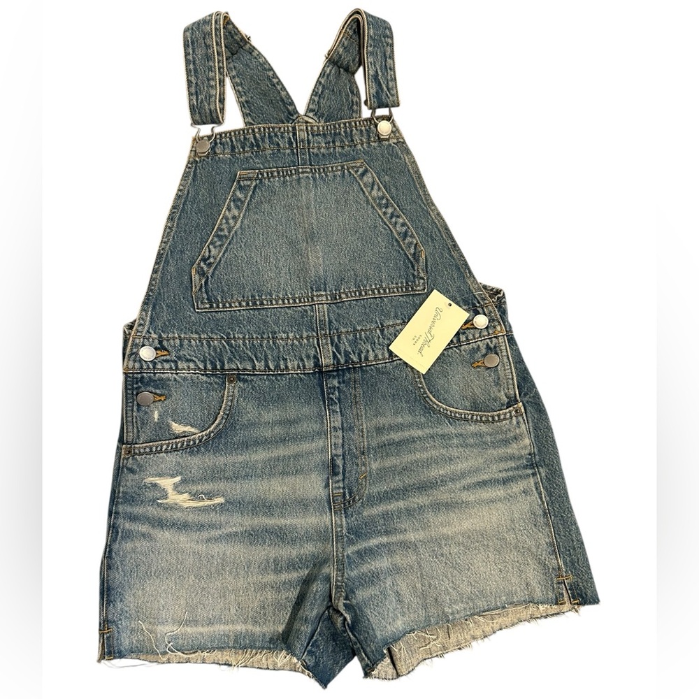 NWT Universal Thread Distressed Blue Denim Short Overalls Size 8 - Picture 2 of 6